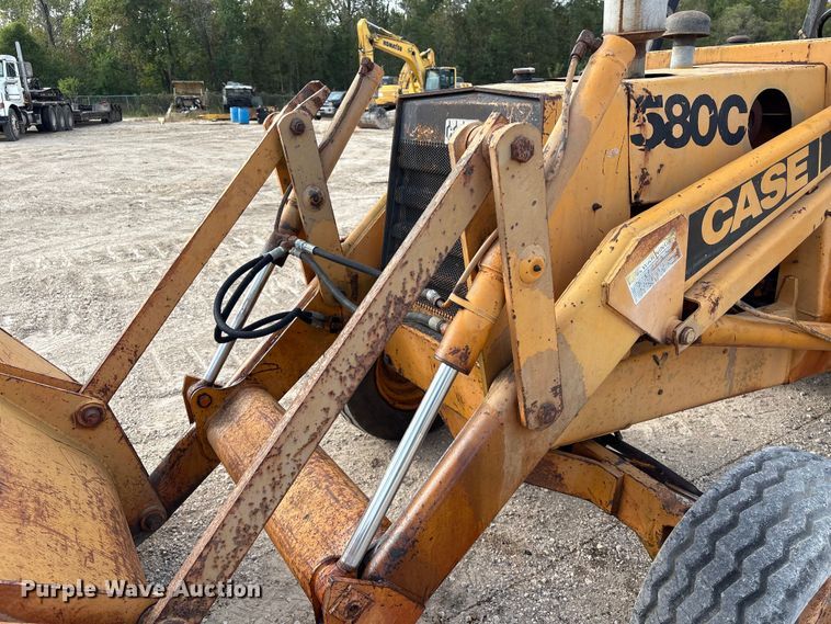image for item EA7020 1978 Case 580C backhoe