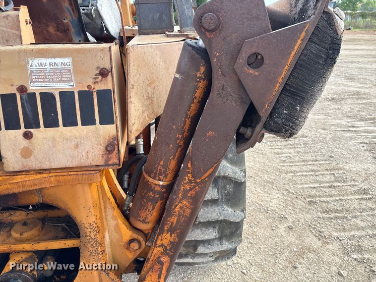 image for item EA7020 1978 Case 580C backhoe