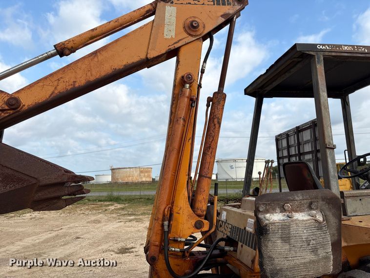 image for item EA7020 1978 Case 580C backhoe