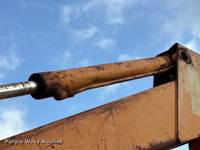 image for item EA7020 1978 Case 580C backhoe