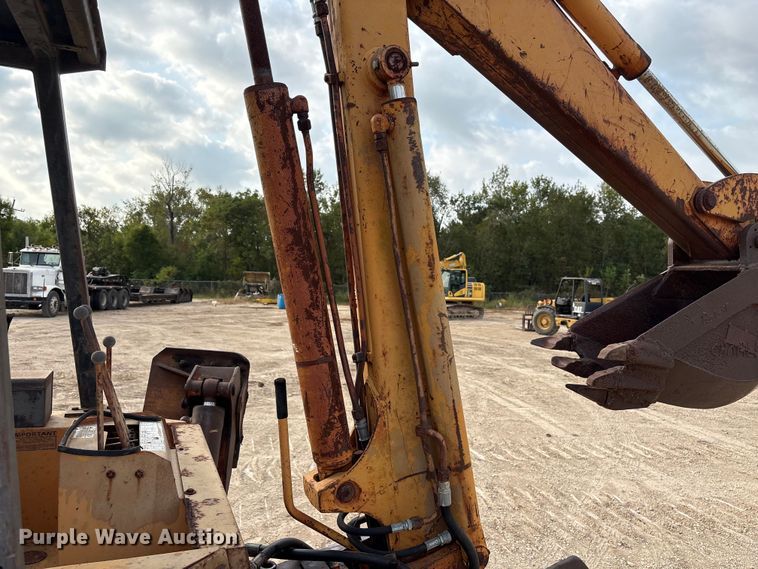 image for item EA7020 1978 Case 580C backhoe