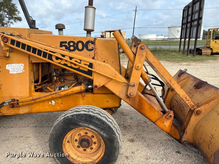 image for item EA7020 1978 Case 580C backhoe