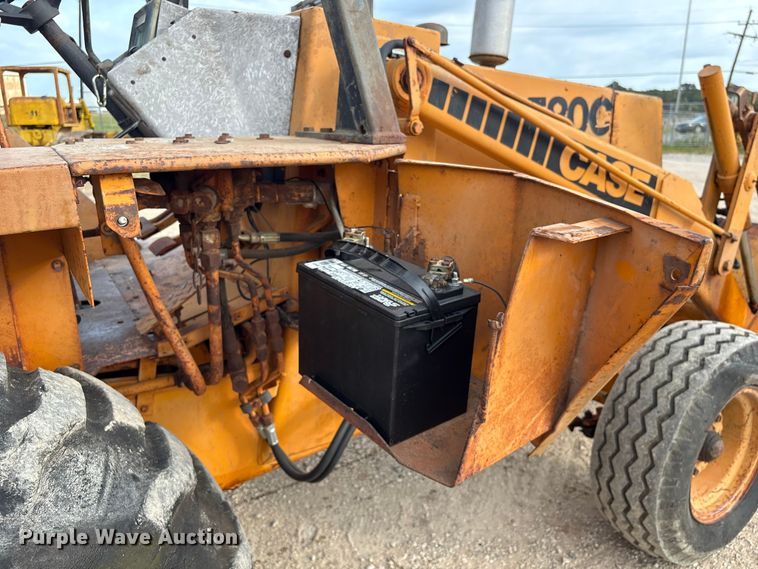 image for item EA7020 1978 Case 580C backhoe