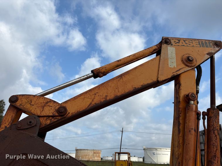 image for item EA7020 1978 Case 580C backhoe