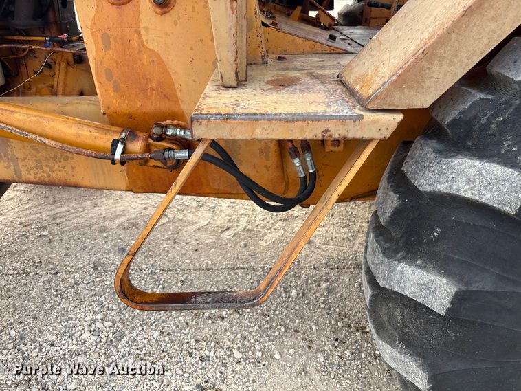 image for item EA7020 1978 Case 580C backhoe