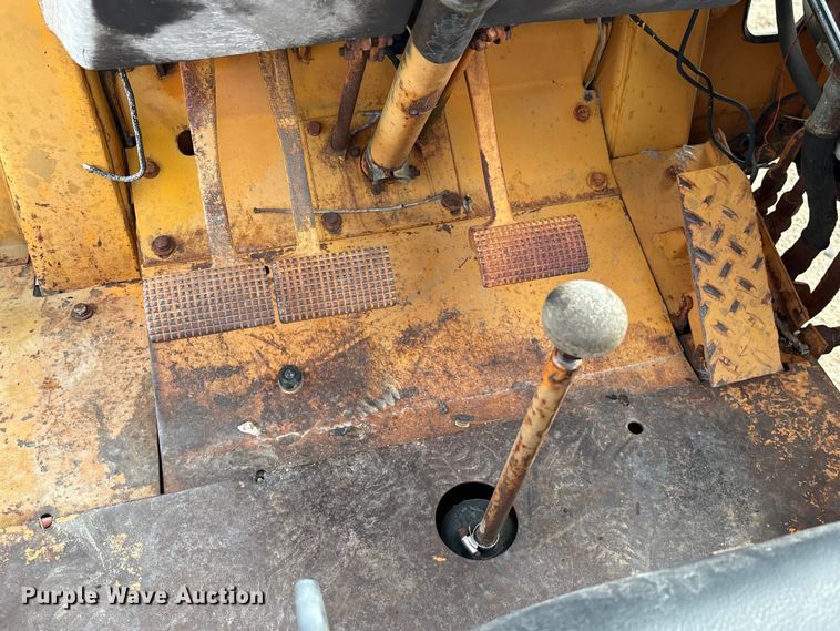 image for item EA7020 1978 Case 580C backhoe