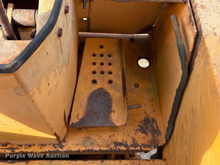 image for item EA7020 1978 Case 580C backhoe