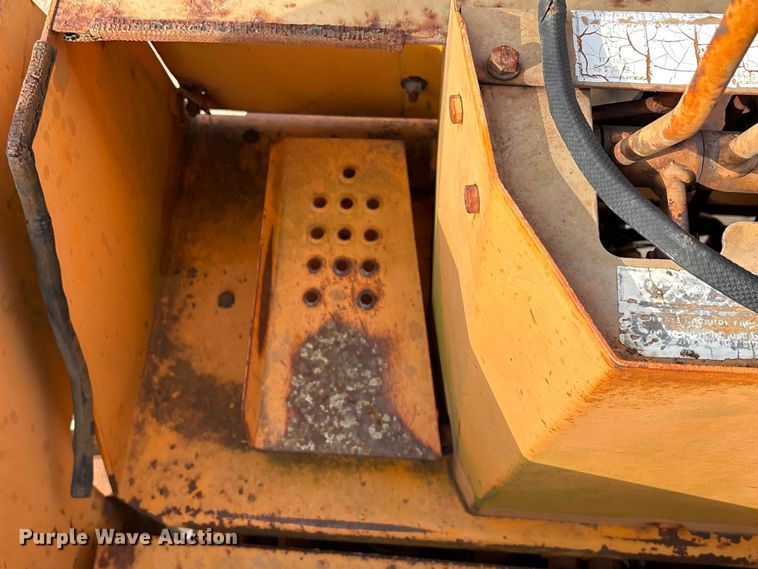 image for item EA7020 1978 Case 580C backhoe