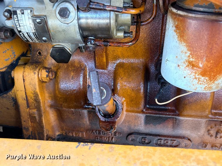 image for item EA7020 1978 Case 580C backhoe