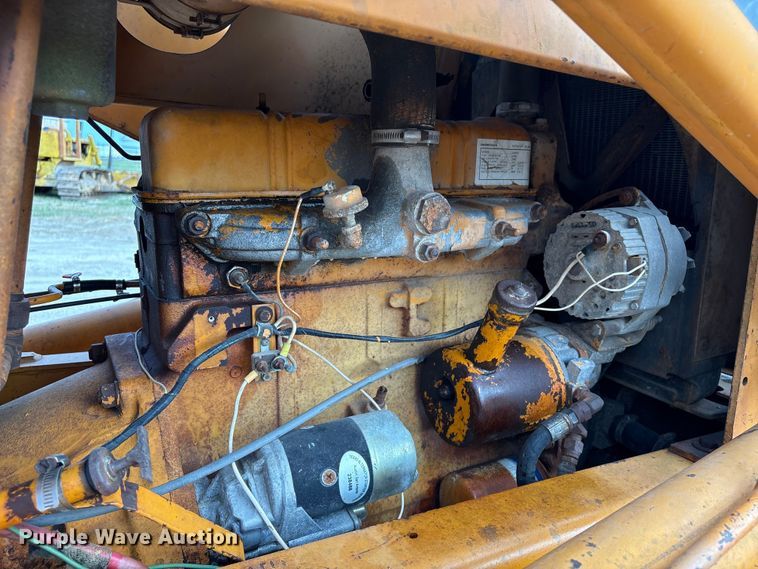 image for item EA7020 1978 Case 580C backhoe