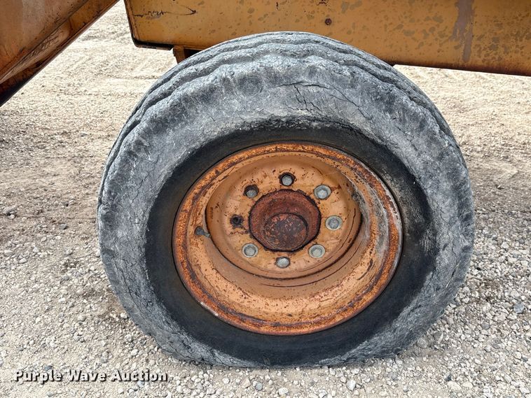 image for item EA7020 1978 Case 580C backhoe