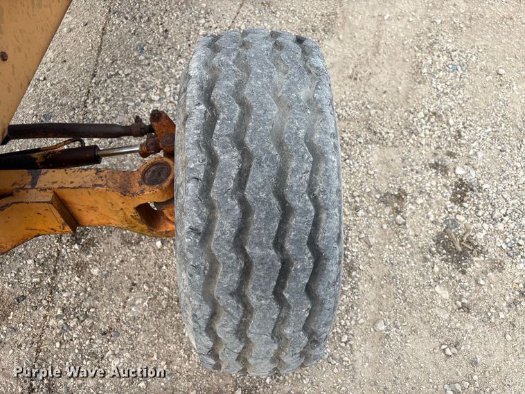 image for item EA7020 1978 Case 580C backhoe