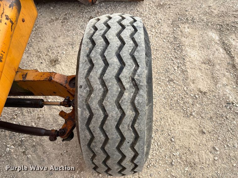 image for item EA7020 1978 Case 580C backhoe