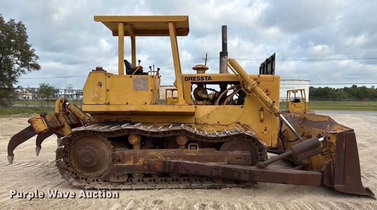 image for item EA7021 Dresser TD15E dozer