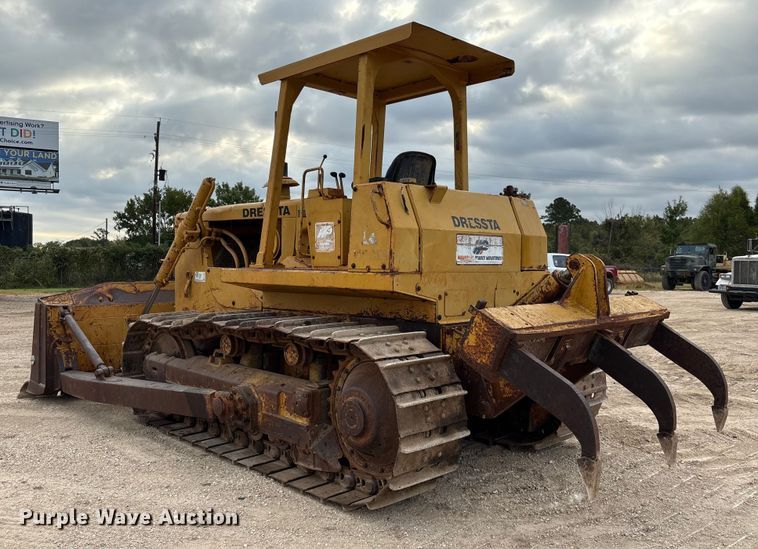 image for item EA7021 Dresser TD15E dozer