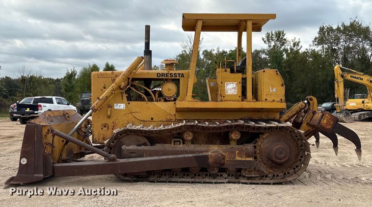 image for item EA7021 Dresser TD15E dozer