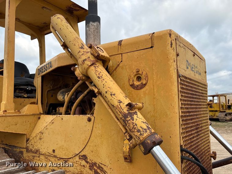 image for item EA7021 Dresser TD15E dozer