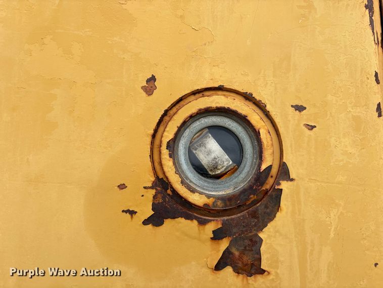 image for item EA7021 Dresser TD15E dozer