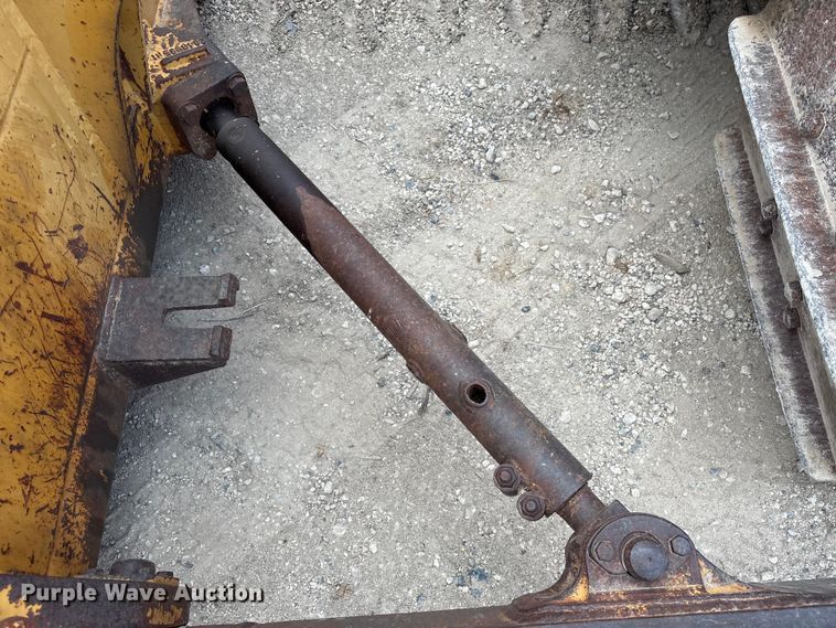 image for item EA7021 Dresser TD15E dozer