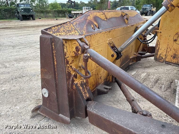 image for item EA7021 Dresser TD15E dozer