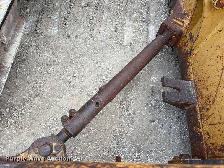 image for item EA7021 Dresser TD15E dozer