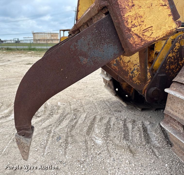 image for item EA7021 Dresser TD15E dozer