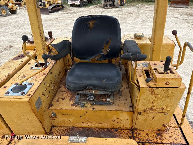 image for item EA7021 Dresser TD15E dozer