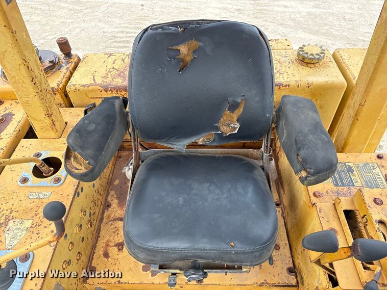 image for item EA7021 Dresser TD15E dozer