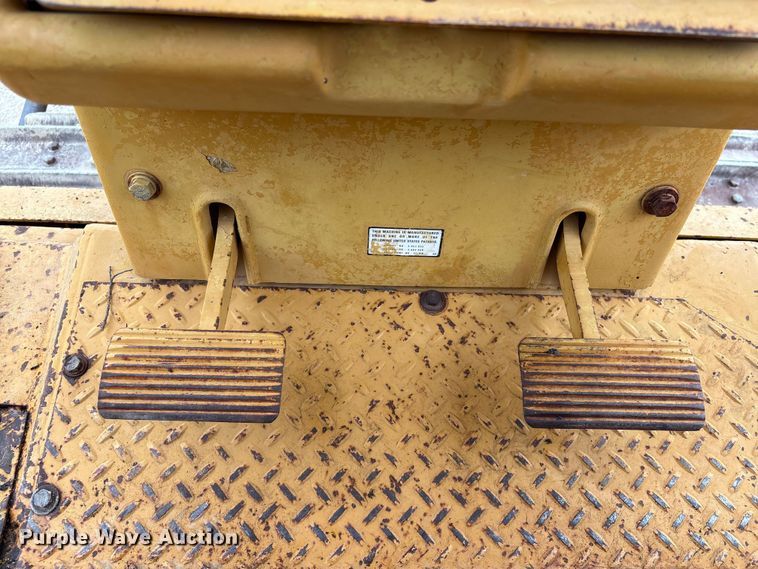 image for item EA7021 Dresser TD15E dozer