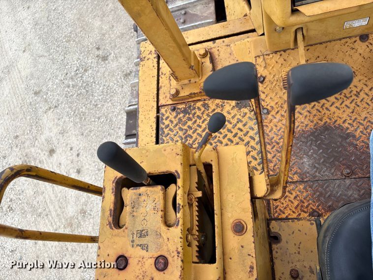 image for item EA7021 Dresser TD15E dozer