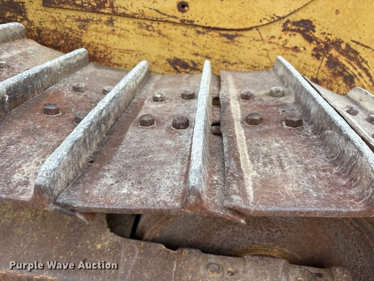 image for item EA7021 Dresser TD15E dozer