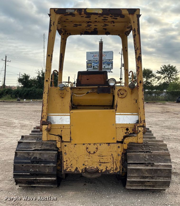 image for item EA7022 1988 Caterpillar D3C dozer