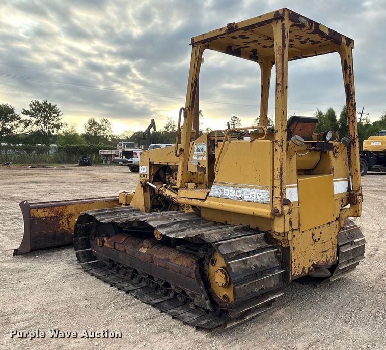 image for item EA7022 1988 Caterpillar D3C dozer
