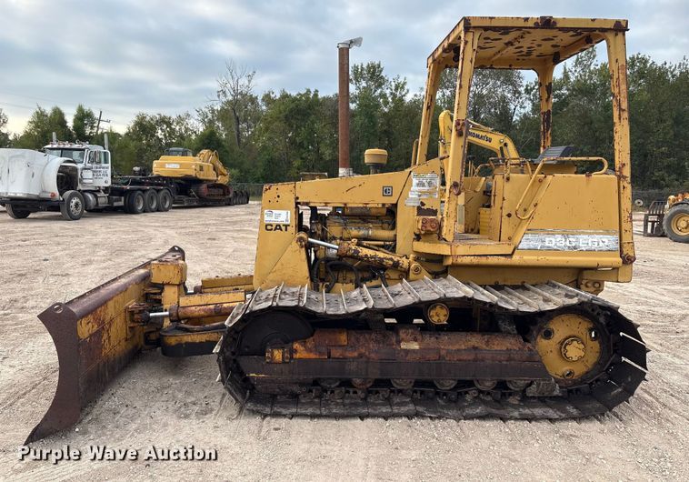 image for item EA7022 1988 Caterpillar D3C dozer