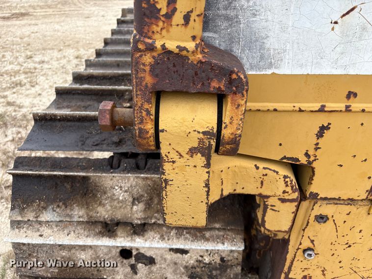 image for item EA7022 1988 Caterpillar D3C dozer