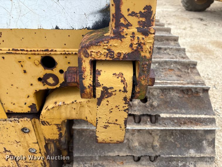 image for item EA7022 1988 Caterpillar D3C dozer