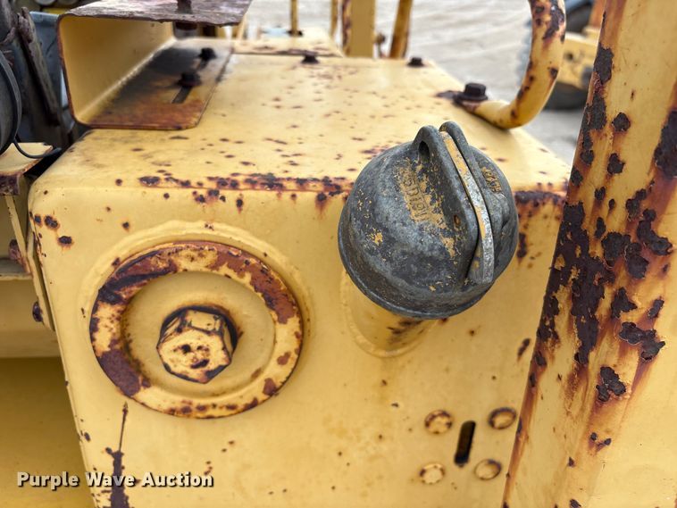 image for item EA7022 1988 Caterpillar D3C dozer