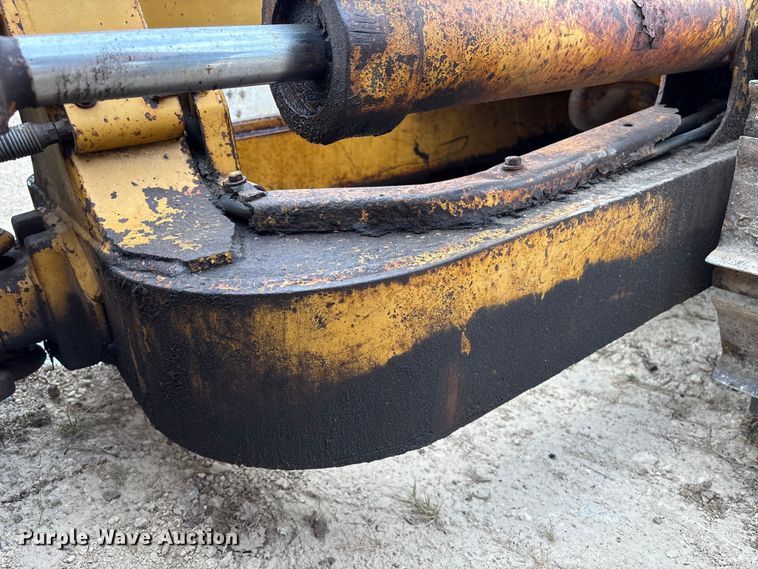 image for item EA7022 1988 Caterpillar D3C dozer