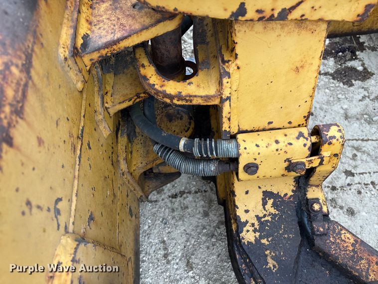 image for item EA7022 1988 Caterpillar D3C dozer