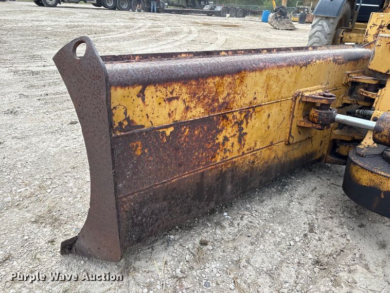 image for item EA7022 1988 Caterpillar D3C dozer