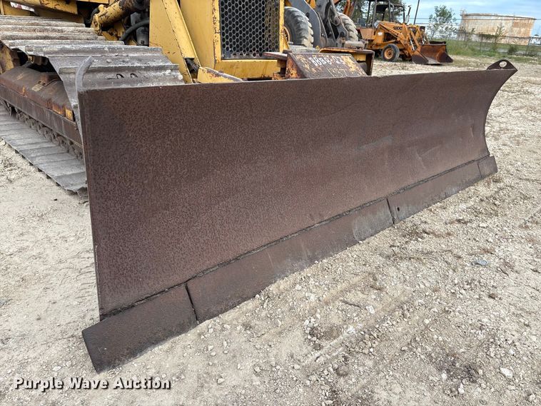 image for item EA7022 1988 Caterpillar D3C dozer