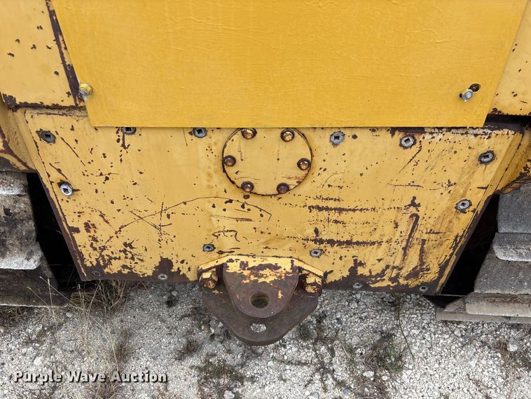 image for item EA7022 1988 Caterpillar D3C dozer