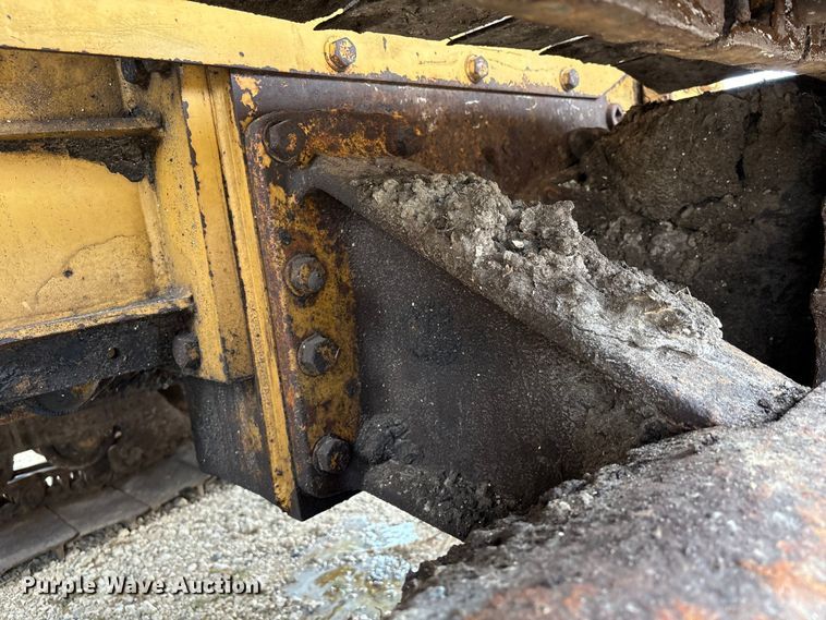 image for item EA7022 1988 Caterpillar D3C dozer