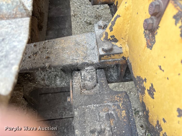 image for item EA7022 1988 Caterpillar D3C dozer