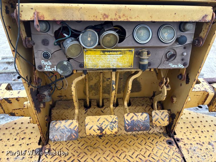 image for item EA7022 1988 Caterpillar D3C dozer