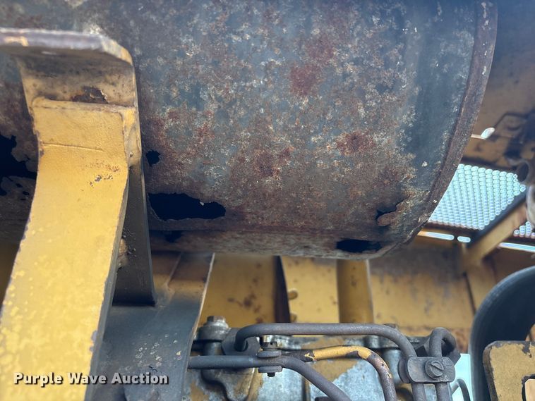 image for item EA7022 1988 Caterpillar D3C dozer