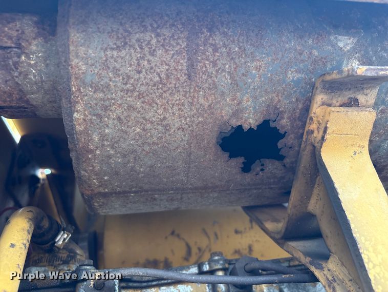 image for item EA7022 1988 Caterpillar D3C dozer