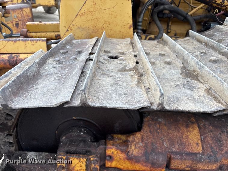 image for item EA7022 1988 Caterpillar D3C dozer