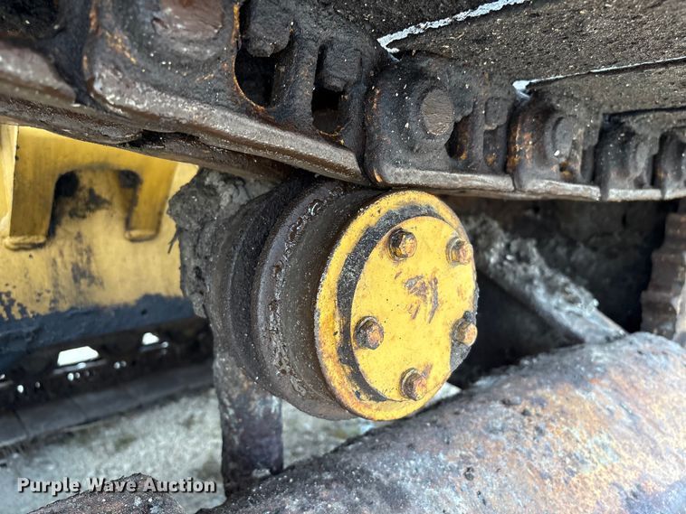 image for item EA7022 1988 Caterpillar D3C dozer