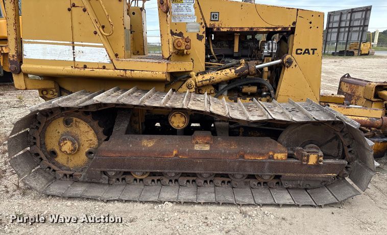 image for item EA7022 1988 Caterpillar D3C dozer